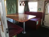 ક્રૂ બોટ વેચાણ માટે
