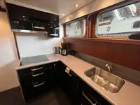 કામ બોટ વેચાણ માટે