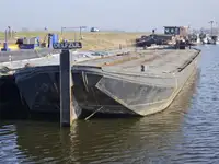 બાર્જ વેચાણ માટે