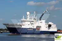 કામ બોટ વેચાણ માટે