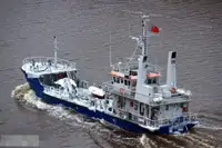 કામ બોટ વેચાણ માટે