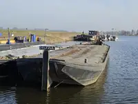 બાર્જ વેચાણ માટે