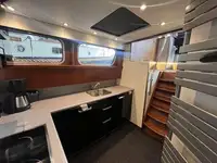 કામ બોટ વેચાણ માટે