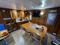 કન્ટેનર જહાજ વેચાણ માટે